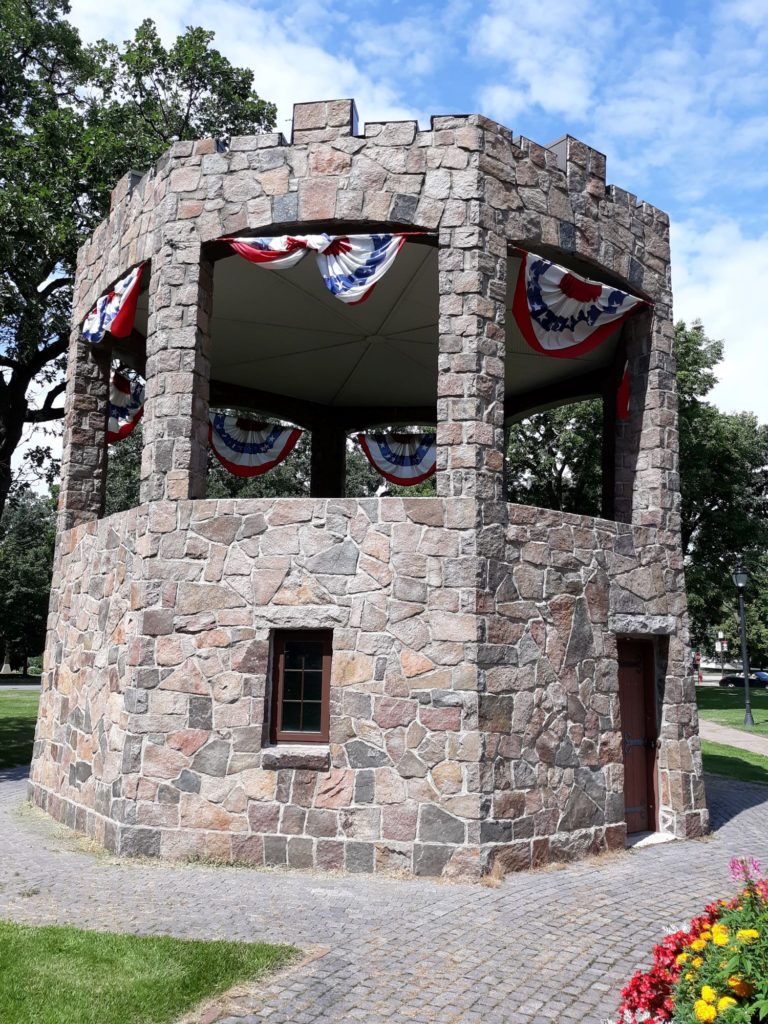 About Saint Cloud Sun Barden